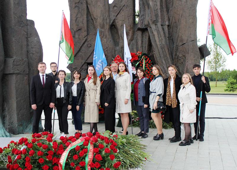 Беларусь помнит, чтобы жить… Делегация НЦПИ приняла участие в митинге-реквиеме в «Тростенце»