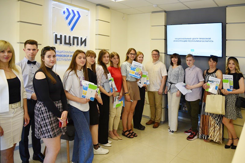 Время молодых, активных, инициативных. В РЦПИ Витебской области состоялась встреча с работающей молодежью