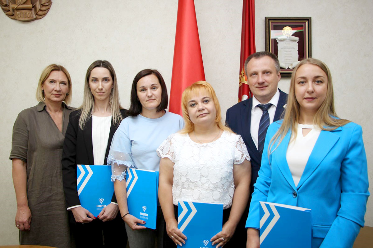 Поздравили новых нотариусов Белорусской нотариальной палаты