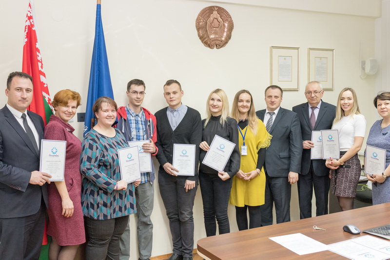 10 декабря 2019 г. работникам НЦПИ вручены сертификаты об успешном прохождении курсов английского языка