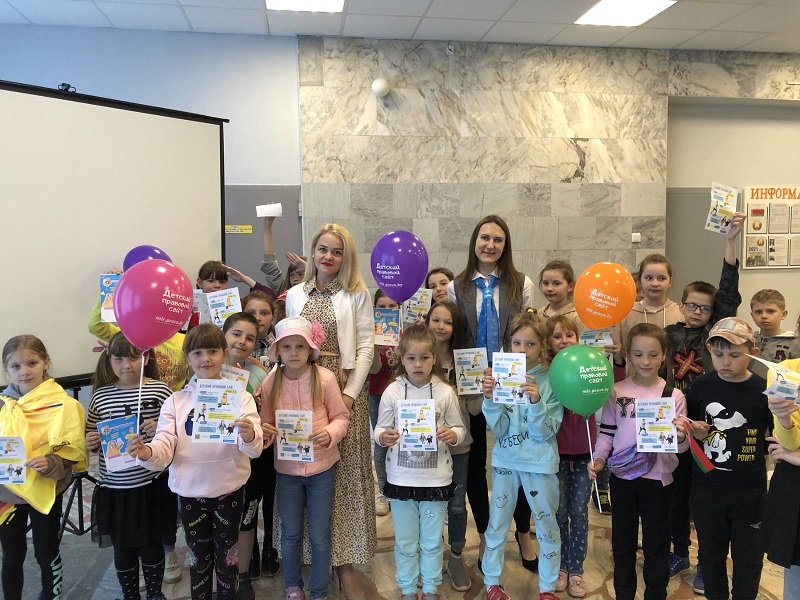 В праздничном мероприятии для ребят летнего школьного лагеря в Белыничской детской библиотеке поучаствовали сотрудники РЦПИ Могилевской области