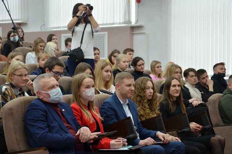 Участники открытого диалога «Сохраним любимую Беларусь!» в Могилеве