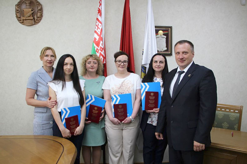 1 июля состоялось очередное заседание Правления Белорусской нотариальной палаты, на котором в состав нотариального сообщества были приняты четыре новых нотариуса.