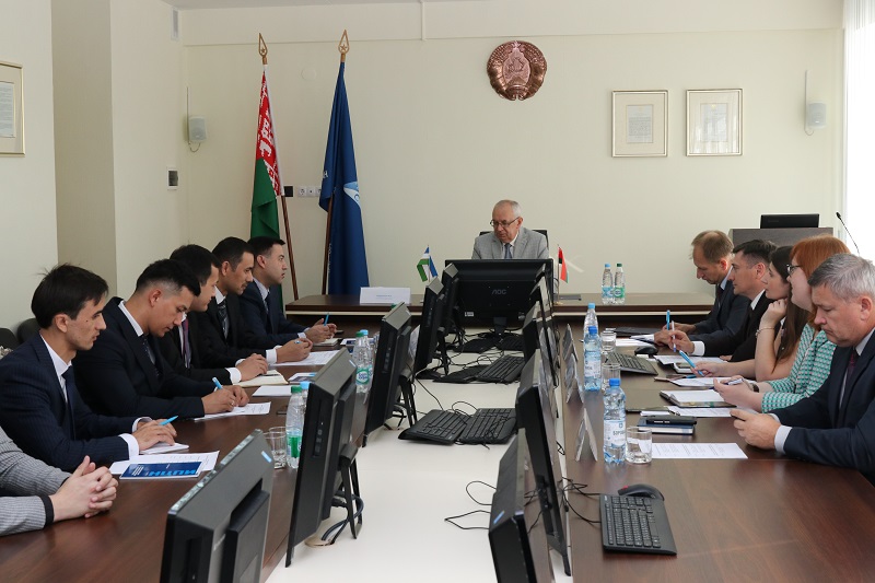 У Нацыянальным цэнтры прававой інфармацыі адбылася сустрэча з прадстаўнікамі Міністэрства юстыцыі Рэспублікі Узбекістан